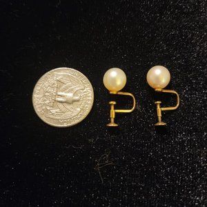 10K yellow gold cultured pearl screwback earrings (A2)